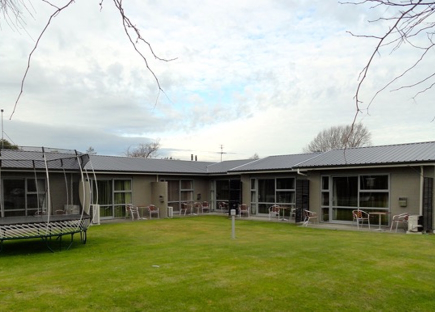 Christchurch motel with garden setting